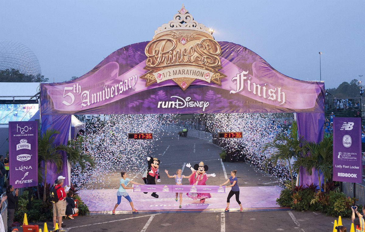 Chegada da Disney Princess Half Marathon Weekend no Walt Disney World Resort, em Orlando