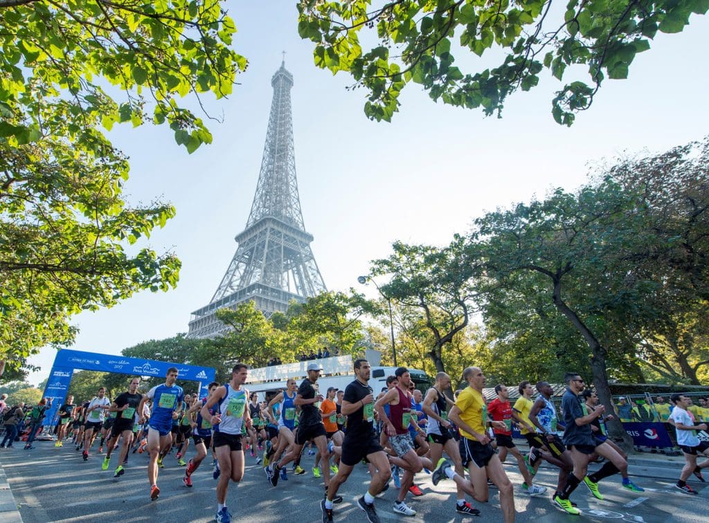 Largada da Maratona de Paris ASICS 2027 em Paris, França