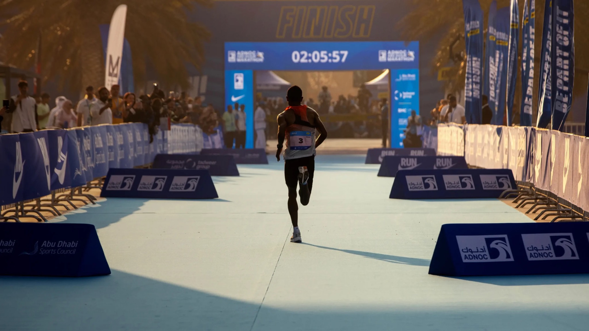 ADNOC Abu Dhabi Marathon 2026 em Abu Dhabi, Emirados Árabes Unidos — foto 5 da galeria