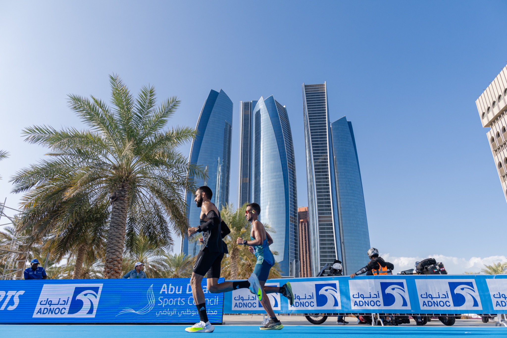 ADNOC Abu Dhabi Marathon 2026 em Abu Dhabi, Emirados Árabes Unidos — foto 6 da galeria
