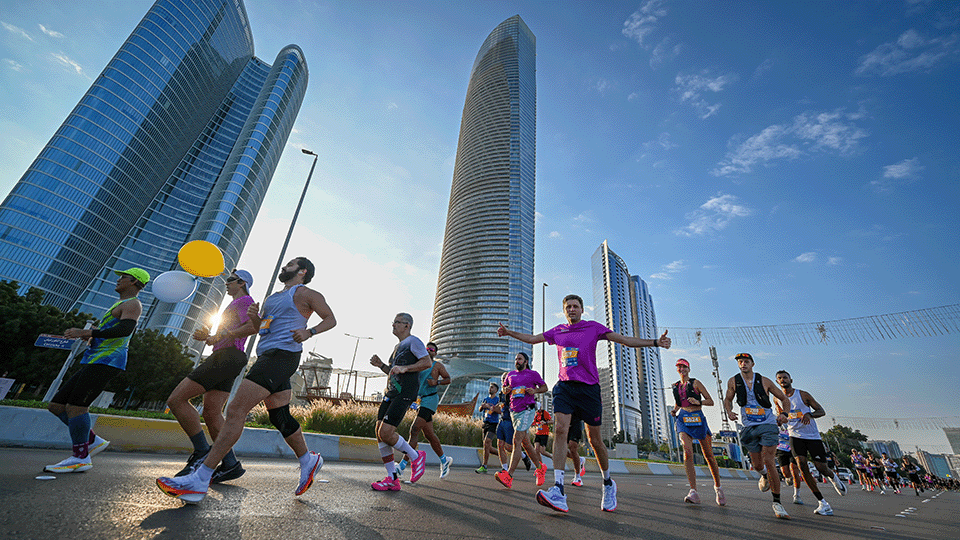 ADNOC Abu Dhabi Marathon 2026 em Abu Dhabi, Emirados Árabes Unidos — foto 9 da galeria