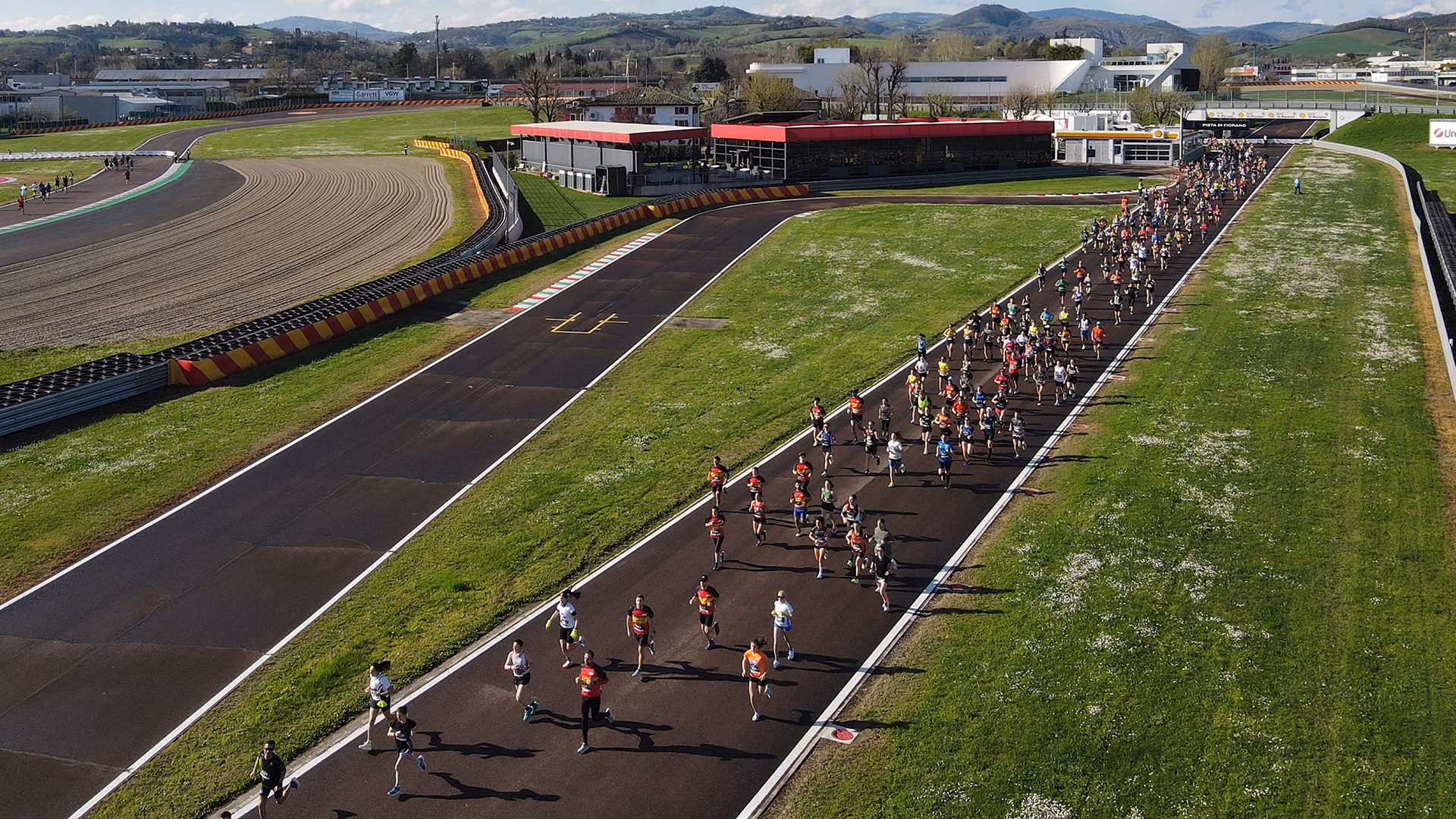 Mezza Maratona d'Italia Ferrari 2027 em Maranello e Modena, Itália — foto 11 da galeria