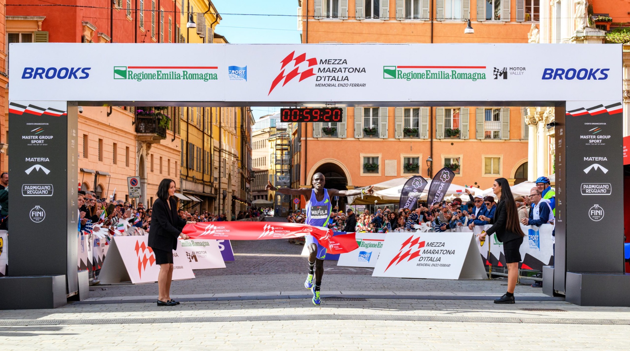 Mezza Maratona d'Italia Ferrari 2027 em Maranello e Modena, Itália — foto 12 da galeria