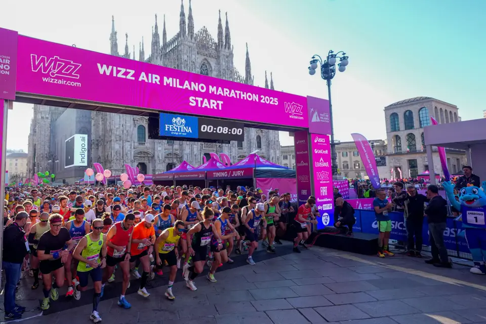 Corredores da Wizz Air Milano Marathon em Milão, Itália